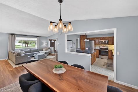 4563 Azalea Lane North Olmsted OH 44070