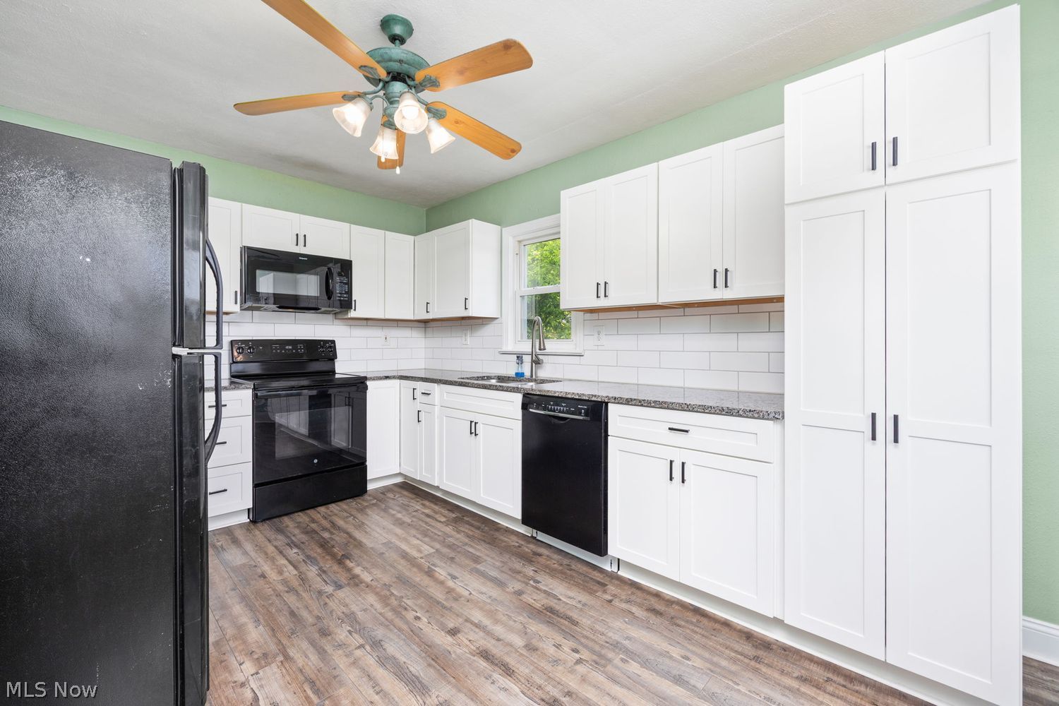 498 Oak Street Wadsworth OH 44281