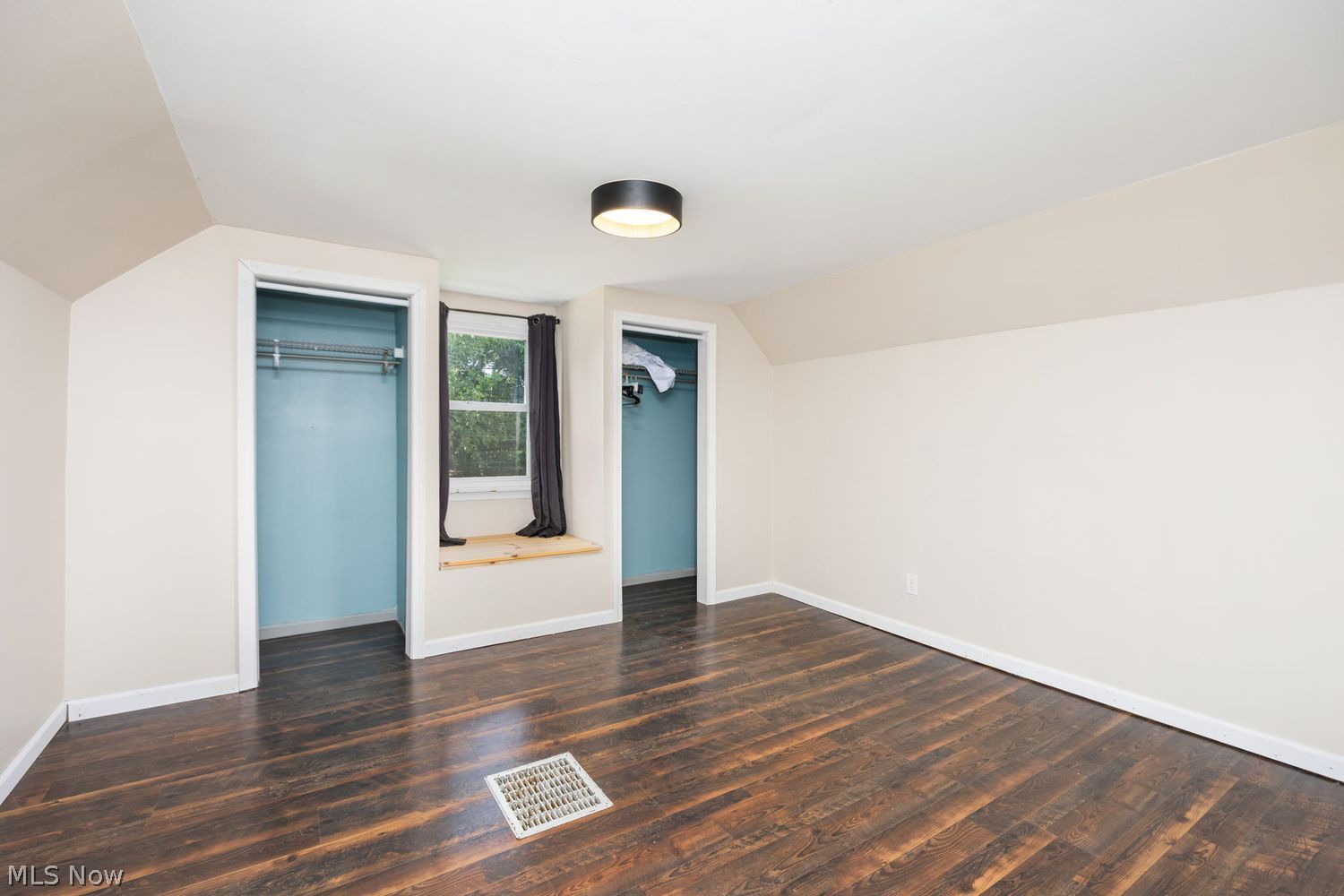 498 Oak Street Wadsworth OH 44281