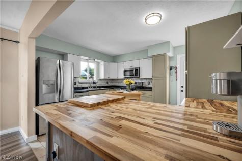 6480 Grayfriar Drive Brook Park OH 44142
