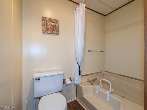 61 Parkway Street Olmsted Twp OH 44138