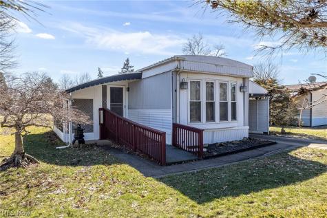 61 Parkway Street Olmsted Twp OH 44138