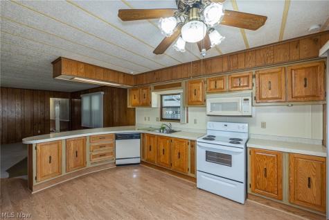 61 Parkway Street Olmsted Twp OH 44138