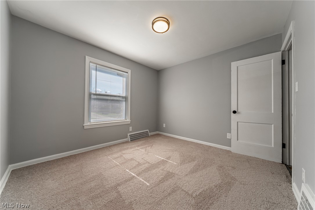 15705 Throckley Avenue Cleveland OH 44128