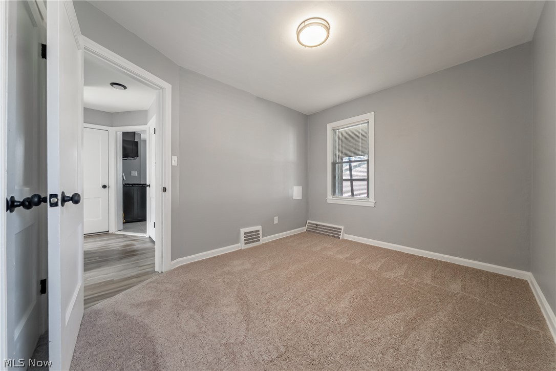 15705 Throckley Avenue Cleveland OH 44128