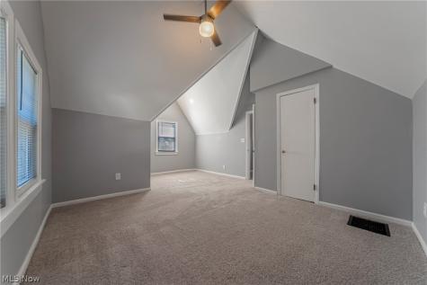 15705 Throckley Avenue Cleveland OH 44128