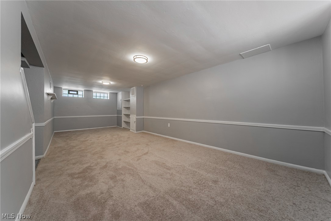 15705 Throckley Avenue Cleveland OH 44128