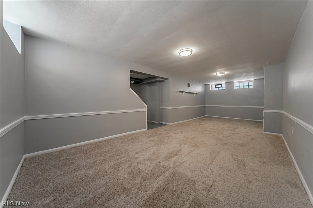 15705 Throckley Avenue Cleveland OH 44128