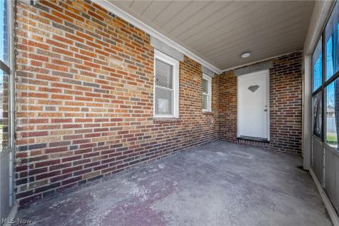 15705 Throckley Avenue Cleveland OH 44128