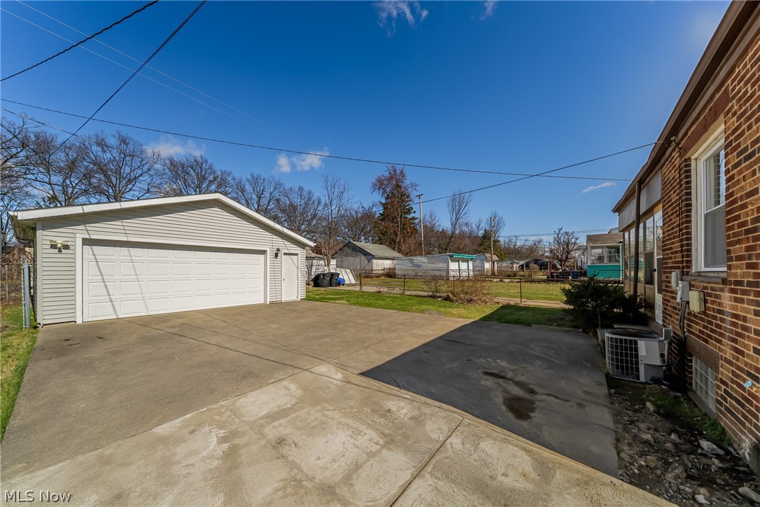 15705 Throckley Avenue Cleveland OH 44128
