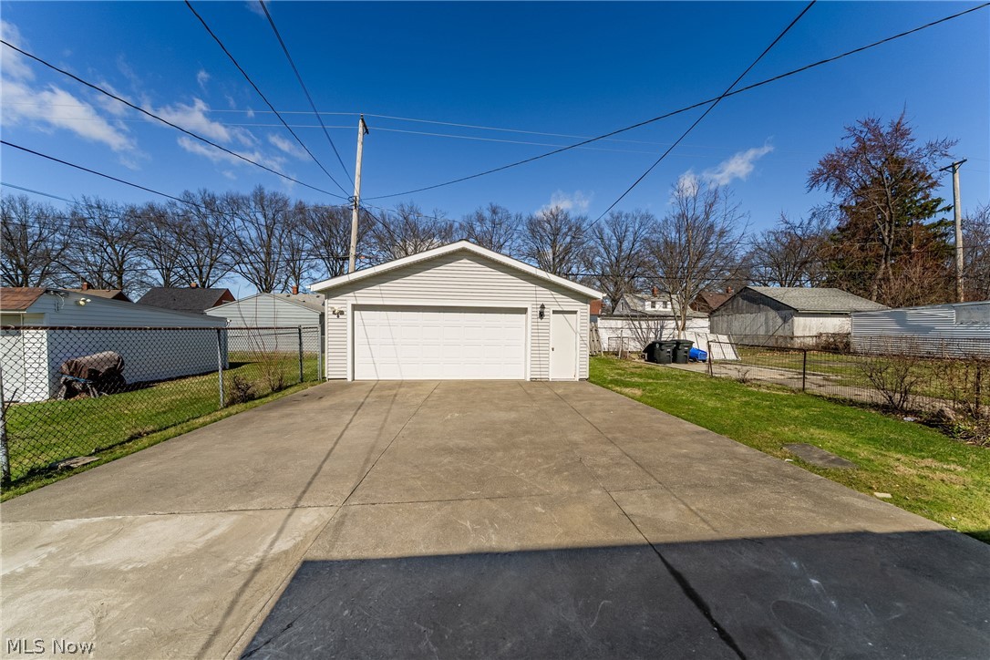 15705 Throckley Avenue Cleveland OH 44128