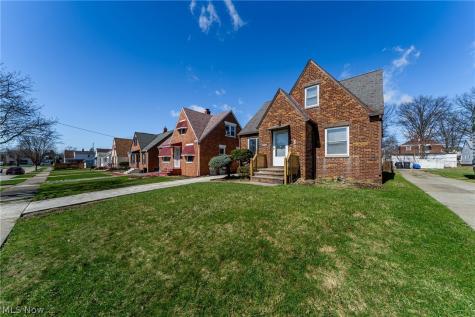 15705 Throckley Avenue Cleveland OH 44128
