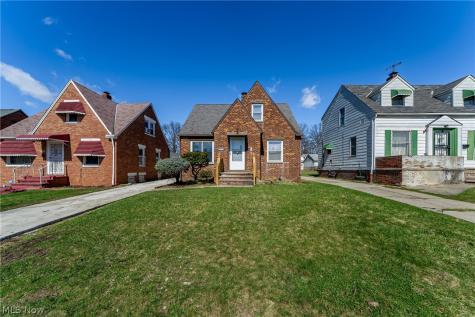 15705 Throckley Avenue Cleveland OH 44128