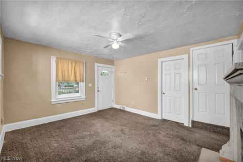 21821 Wilmore Avenue Euclid OH 44123