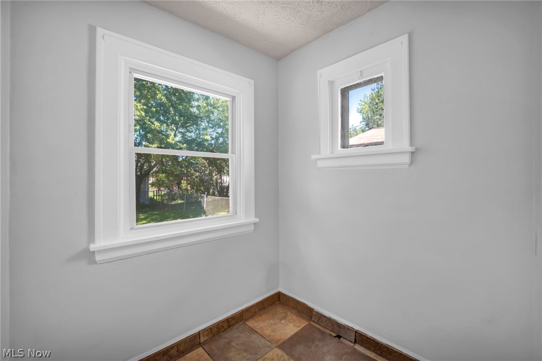21821 Wilmore Avenue Euclid OH 44123