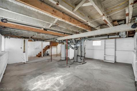 21821 Wilmore Avenue Euclid OH 44123