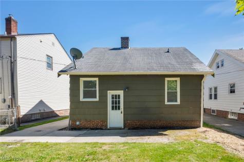 21821 Wilmore Avenue Euclid OH 44123
