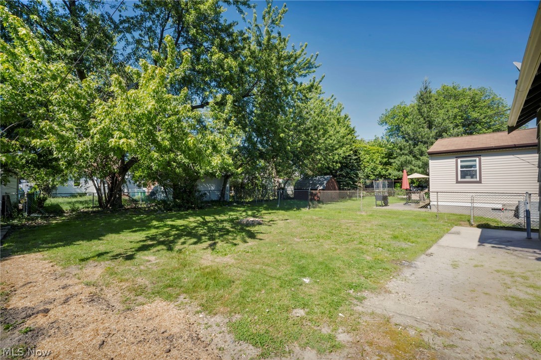 21821 Wilmore Avenue Euclid OH 44123