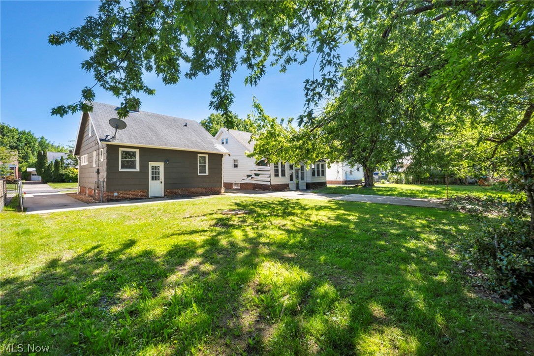 21821 Wilmore Avenue Euclid OH 44123