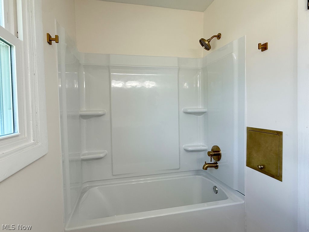 5193 Pinecrest Austintown OH 44515