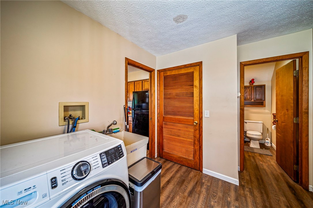 30317 Thomas Street Willowick OH 44095