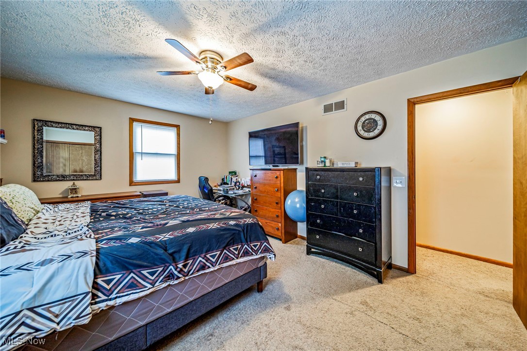 30317 Thomas Street Willowick OH 44095