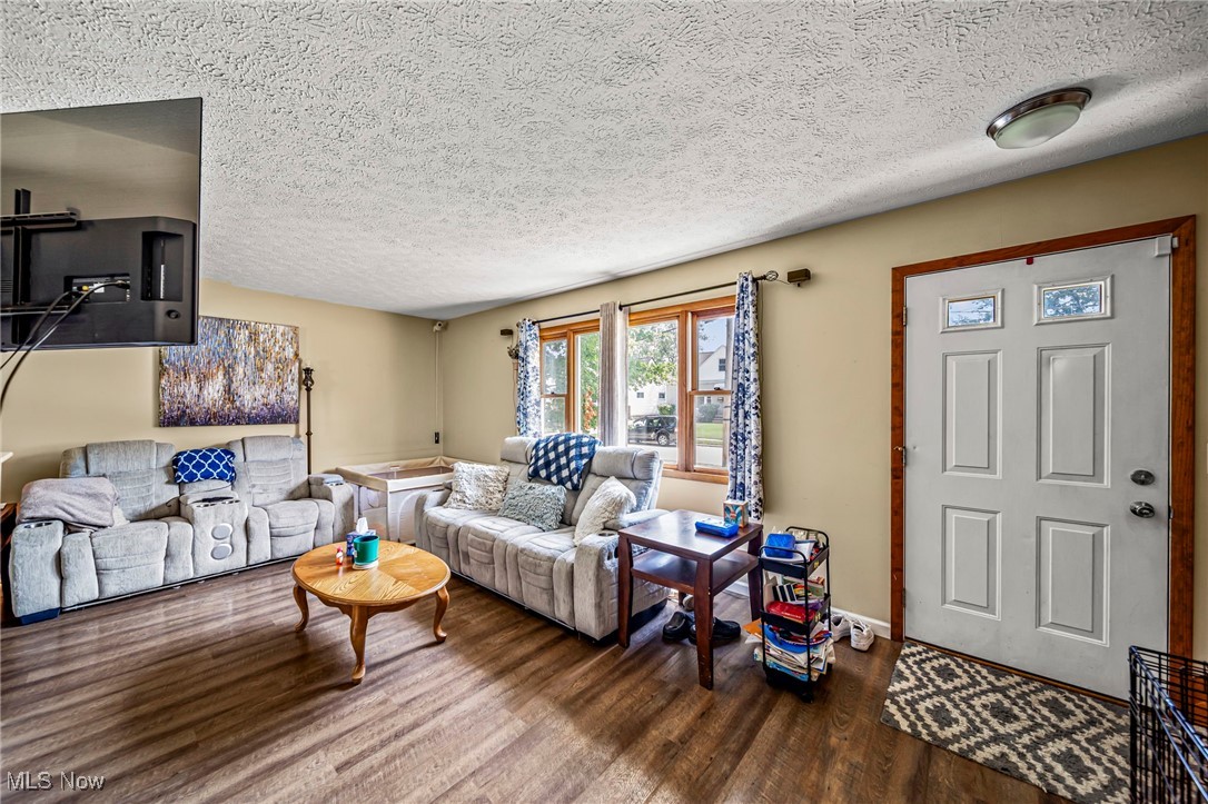 30317 Thomas Street Willowick OH 44095
