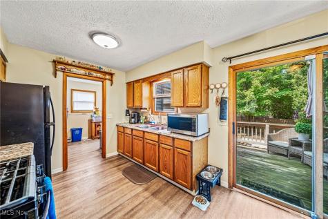 30317 Thomas Street Willowick OH 44095
