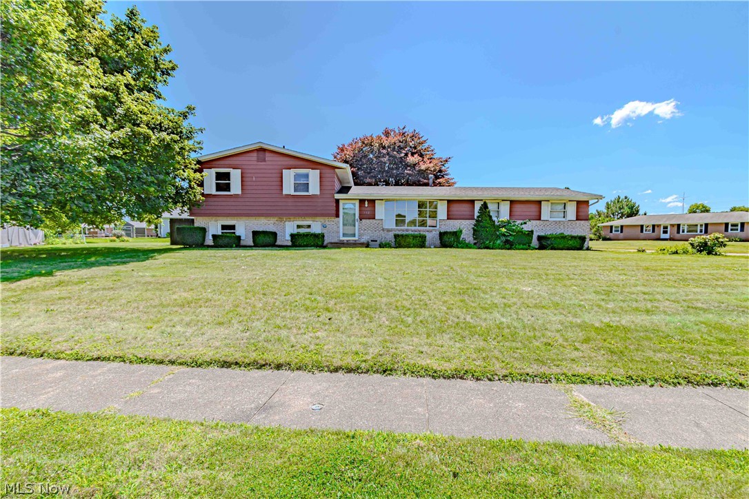 932 Richards Drive Louisville OH 44641