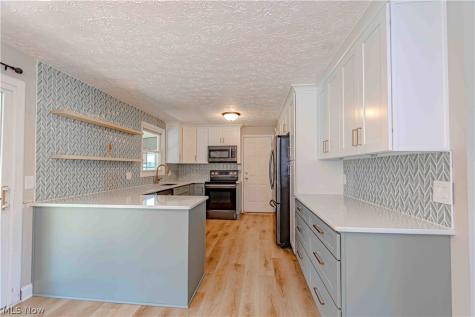 932 Richards Drive Louisville OH 44641