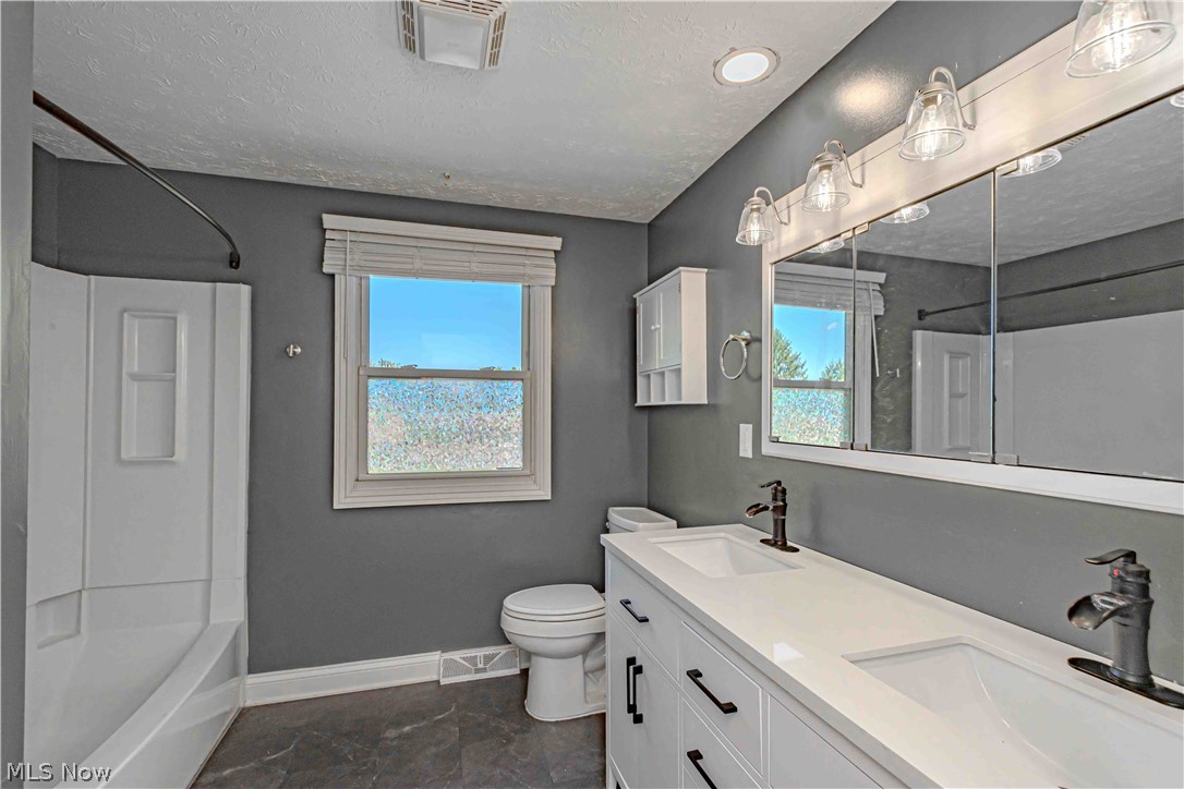 932 Richards Drive Louisville OH 44641