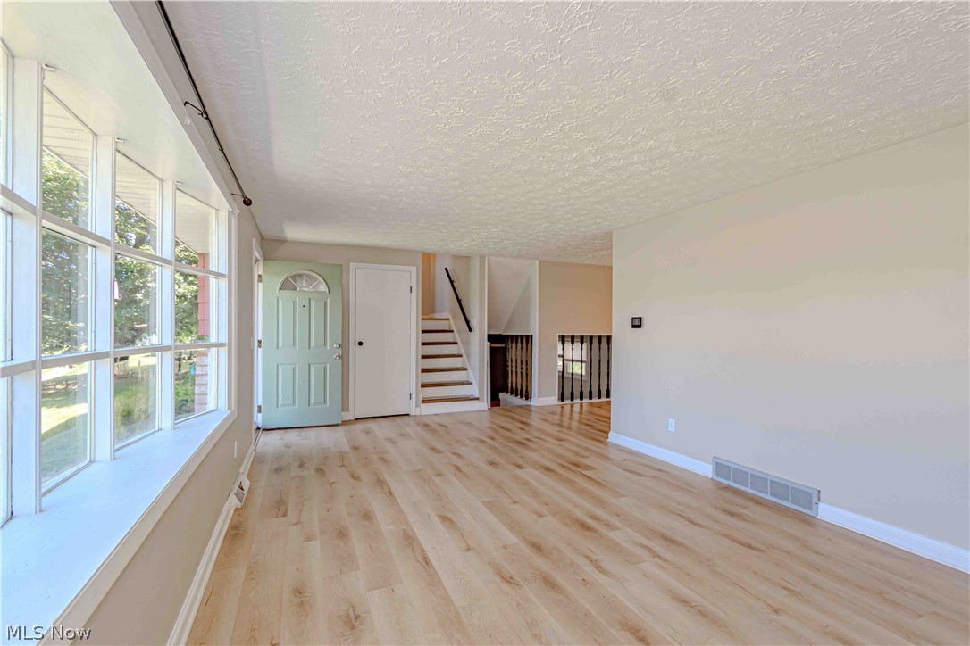 932 Richards Drive Louisville OH 44641