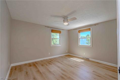 932 Richards Drive Louisville OH 44641
