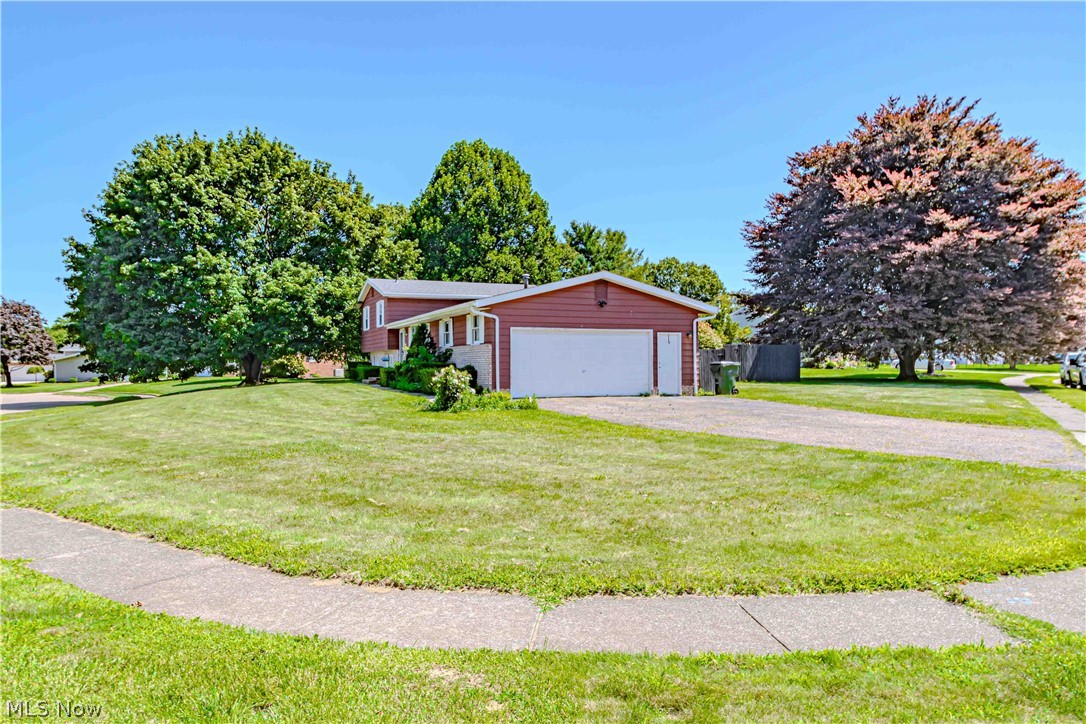 932 Richards Drive Louisville OH 44641