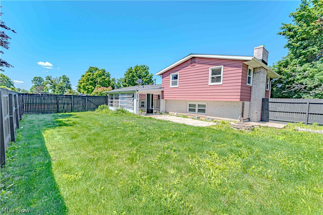 932 Richards Drive Louisville OH 44641