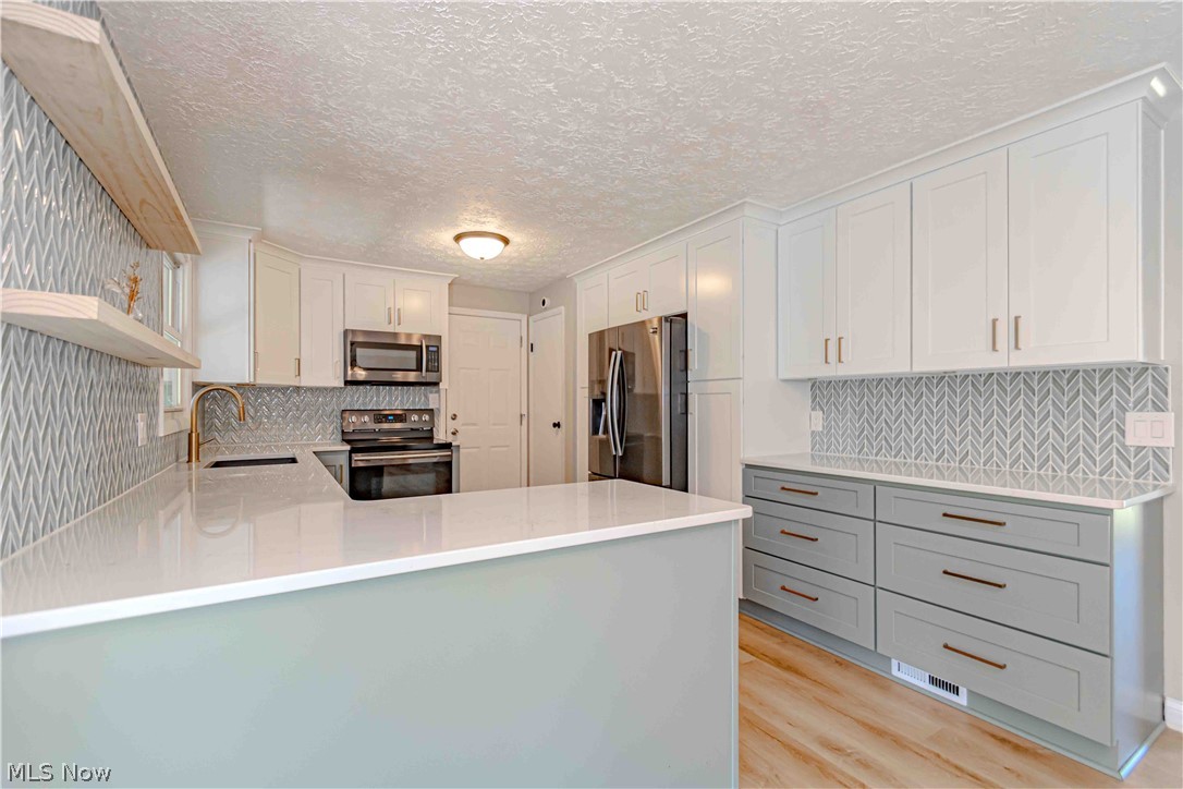 932 Richards Drive Louisville OH 44641