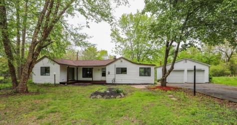 701 Portage Lakes Drive Coventry OH 44319