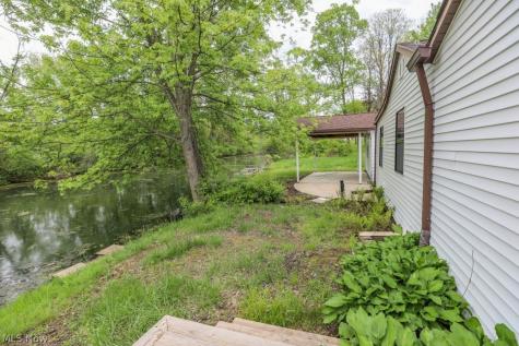 701 Portage Lakes Drive Coventry OH 44319