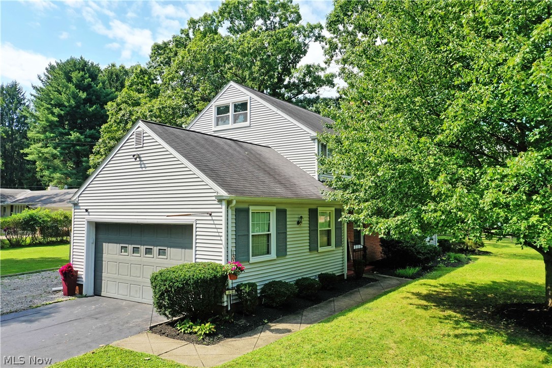 825 Ravine Drive Youngstown OH 44505