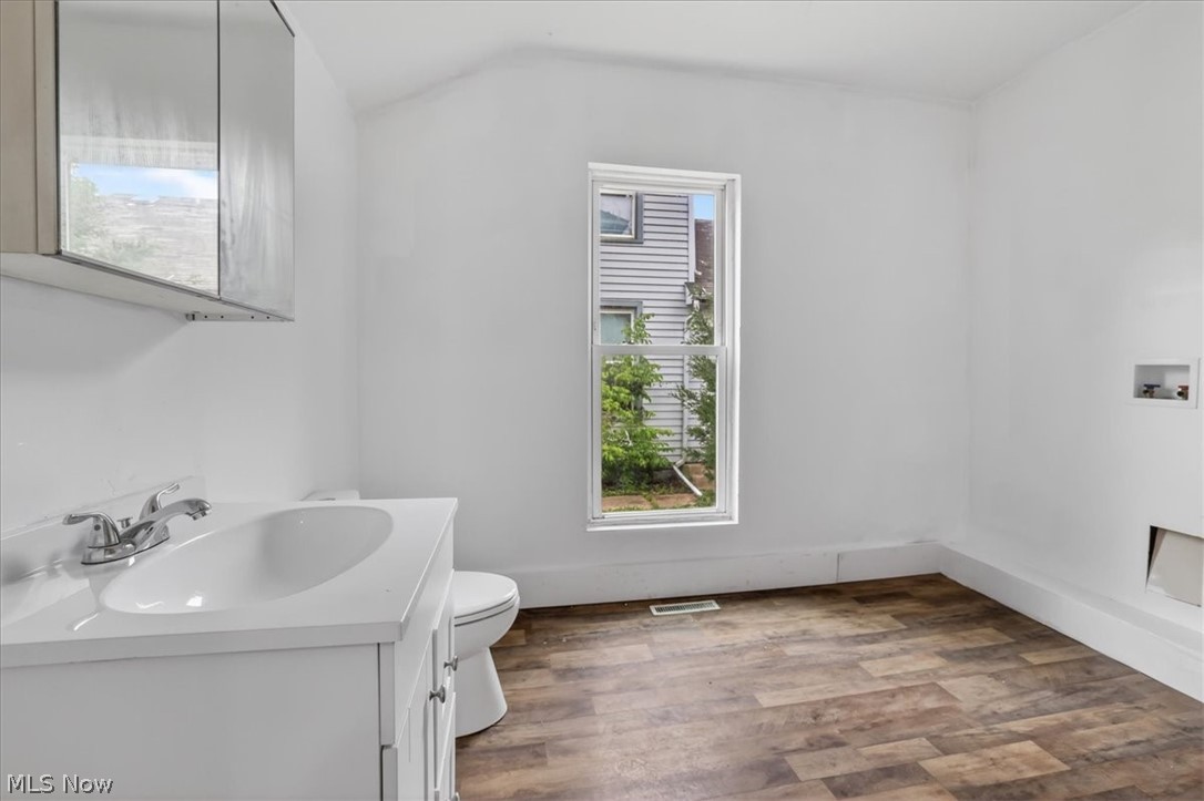 84 Curtis Avenue Newark OH 43055