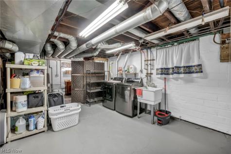 2902 Marmore Avenue Parma OH 44134