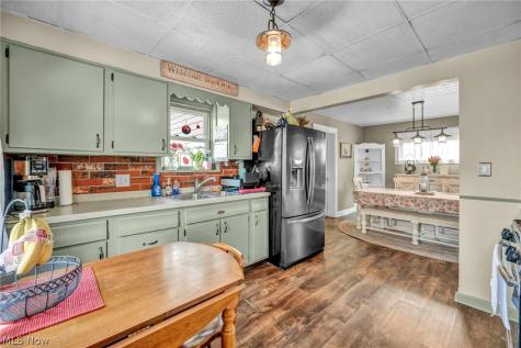 2902 Marmore Avenue Parma OH 44134