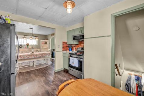 2902 Marmore Avenue Parma OH 44134