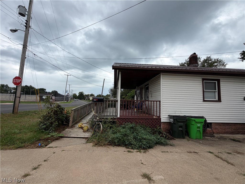 1202 N Uhrich Street Uhrichsville OH 44683