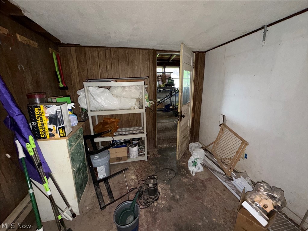 1202 N Uhrich Street Uhrichsville OH 44683