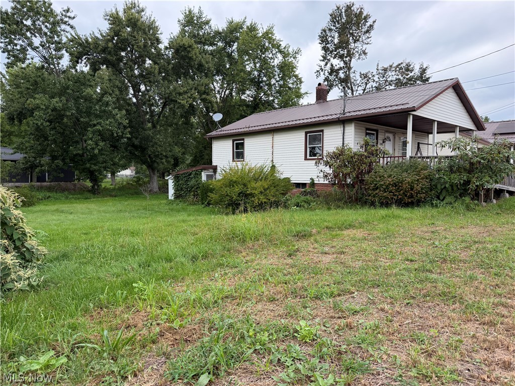 1202 N Uhrich Street Uhrichsville OH 44683