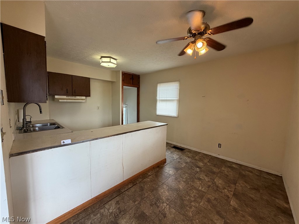 1202 N Uhrich Street Uhrichsville OH 44683