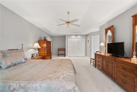 2137 Waters Edge Drive Westlake OH 44145