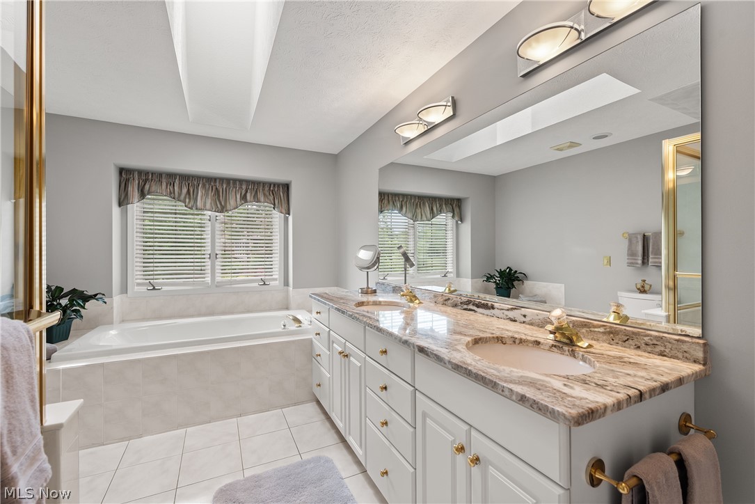 2137 Waters Edge Drive Westlake OH 44145