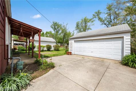 166 Caroline Street Elyria OH 44035